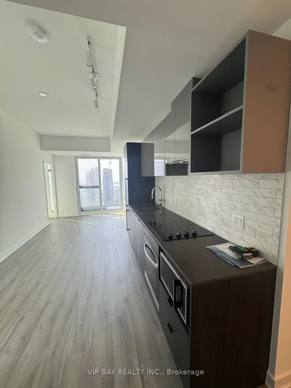 252 Church Street, #4911