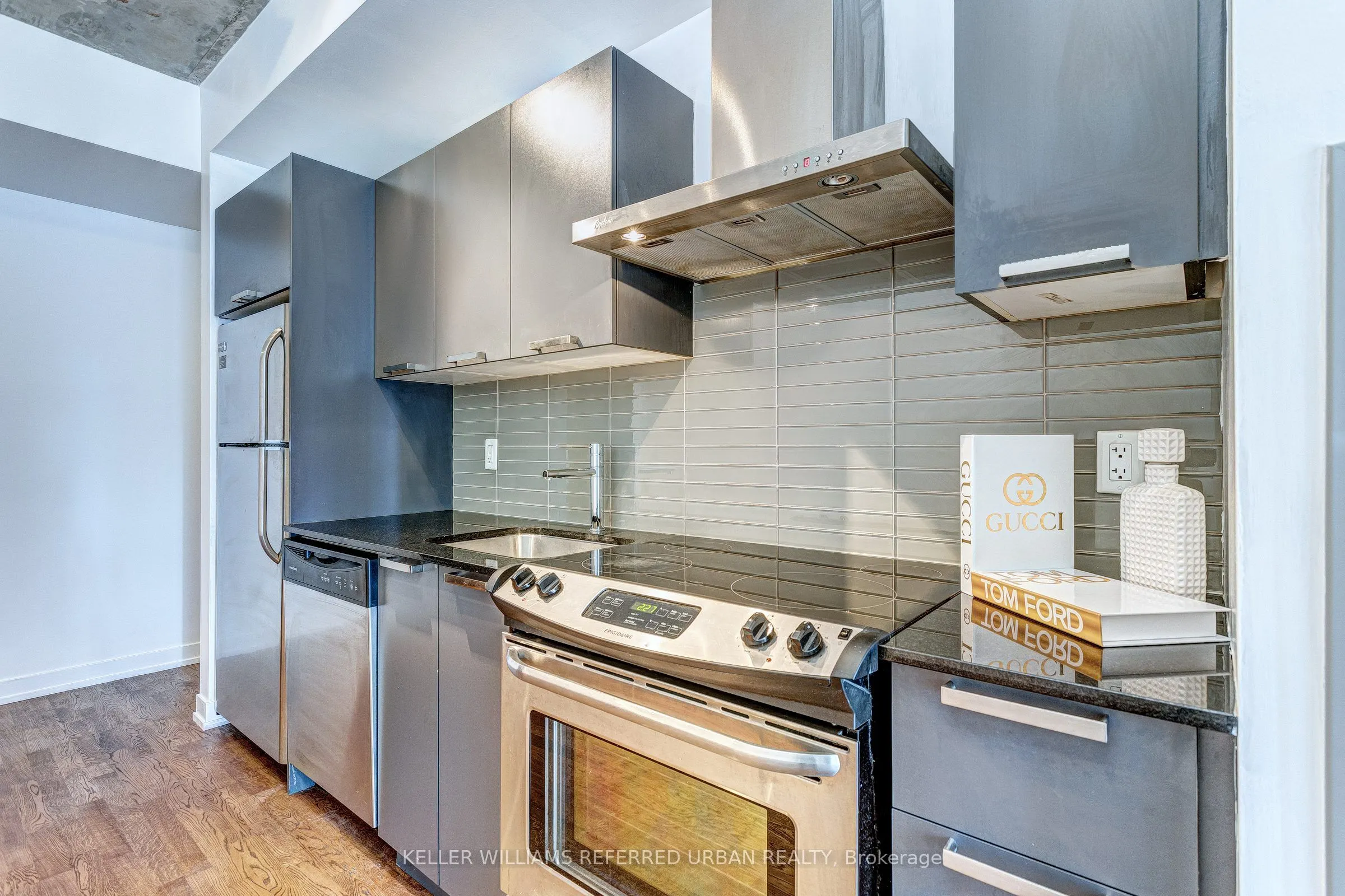 650 King Street W, #201