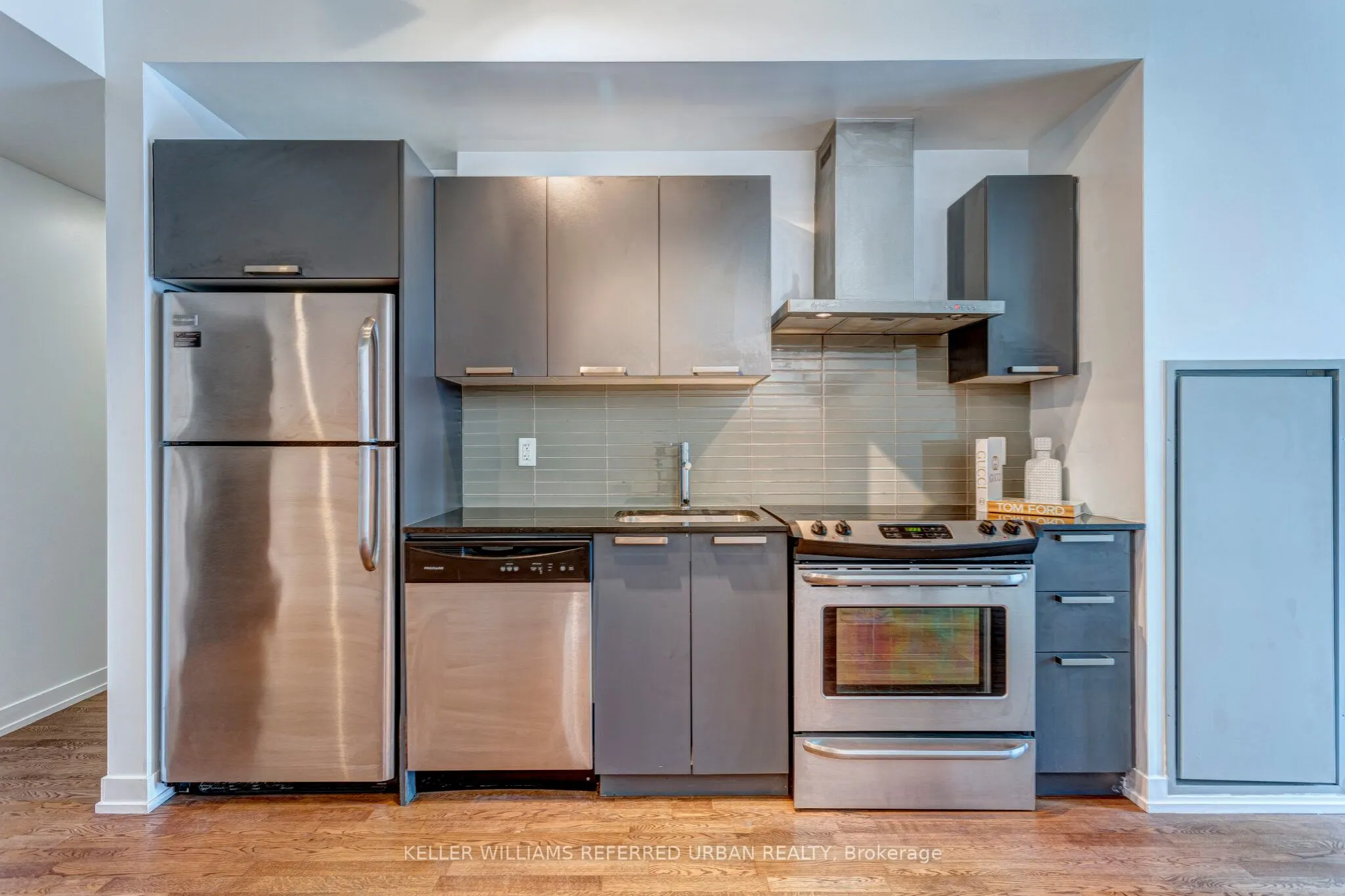650 King Street W, #201