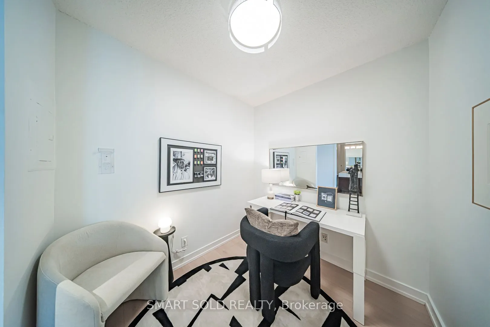 81 Navy Wharf Court, #2710