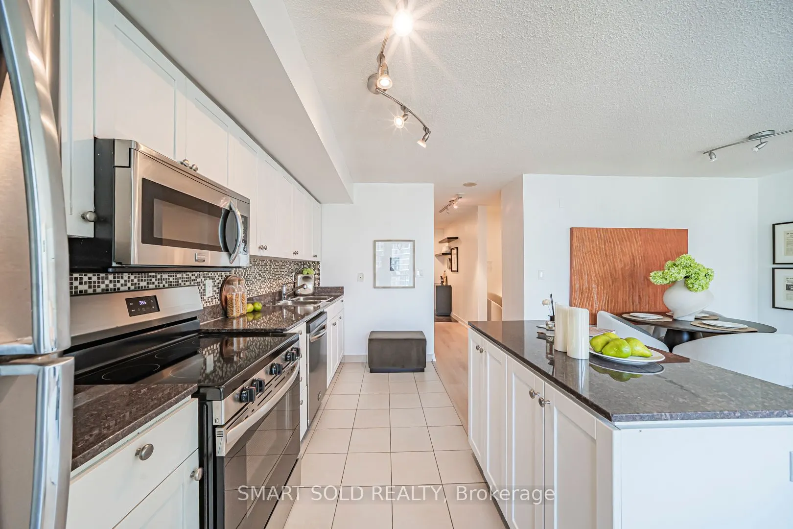 81 Navy Wharf Court, #2710