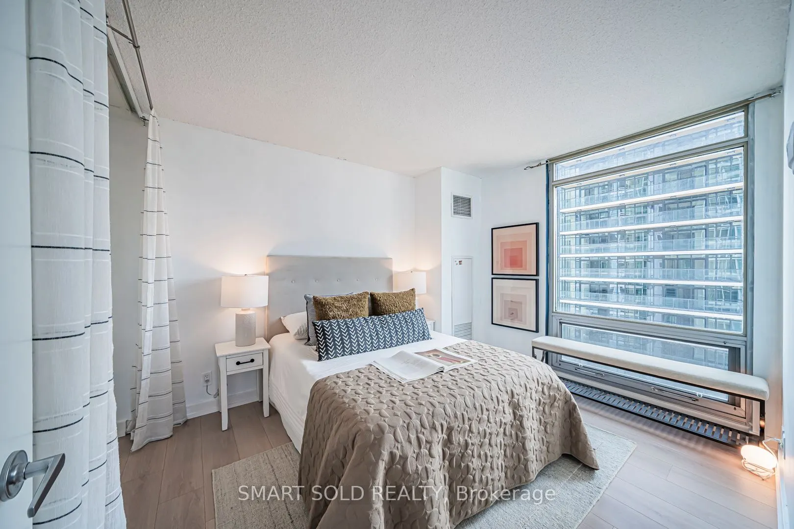 81 Navy Wharf Court, #2710