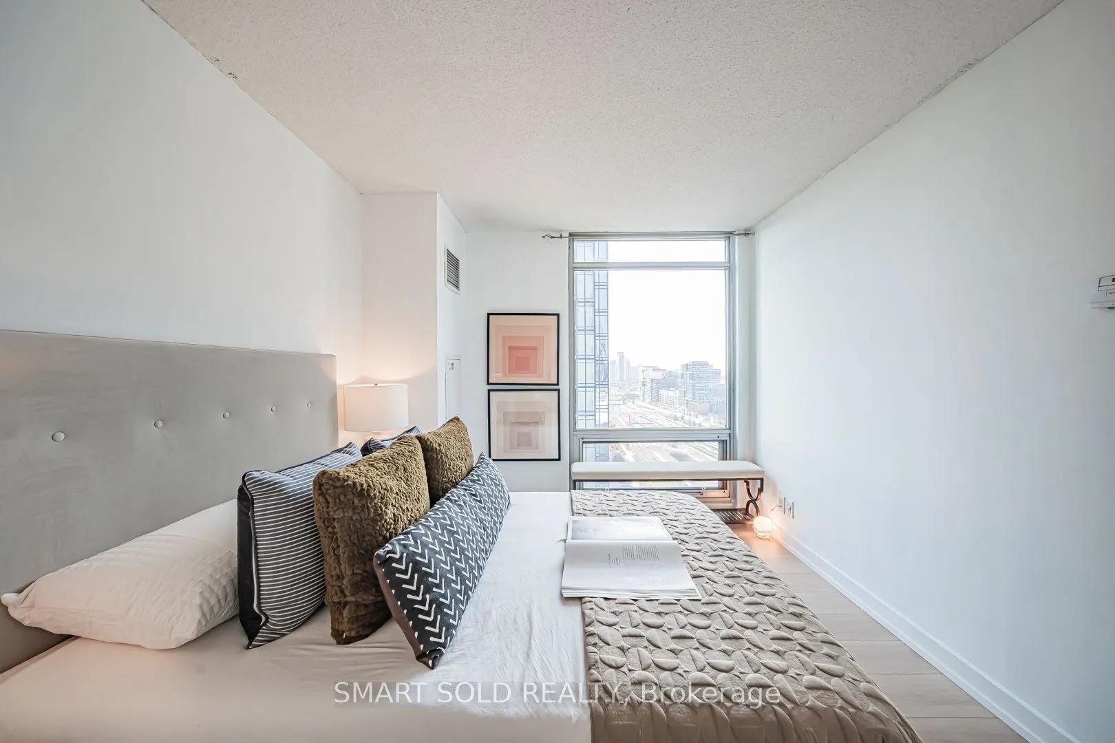 81 Navy Wharf Court, #2710