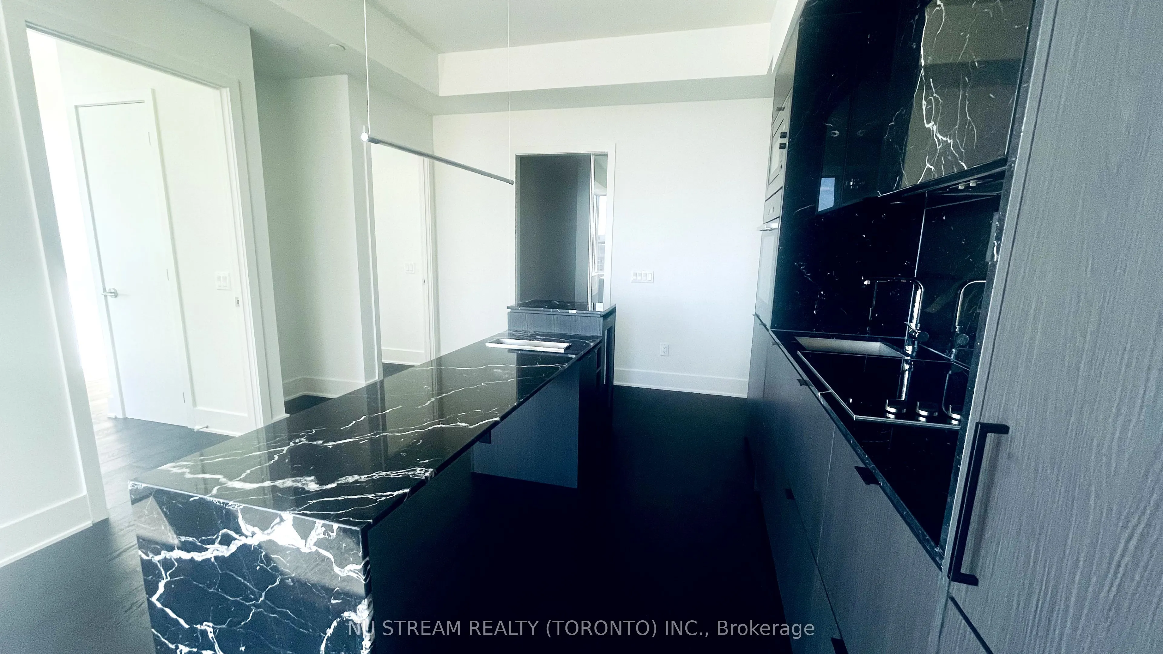 11 Yorkville Avenue, #4809