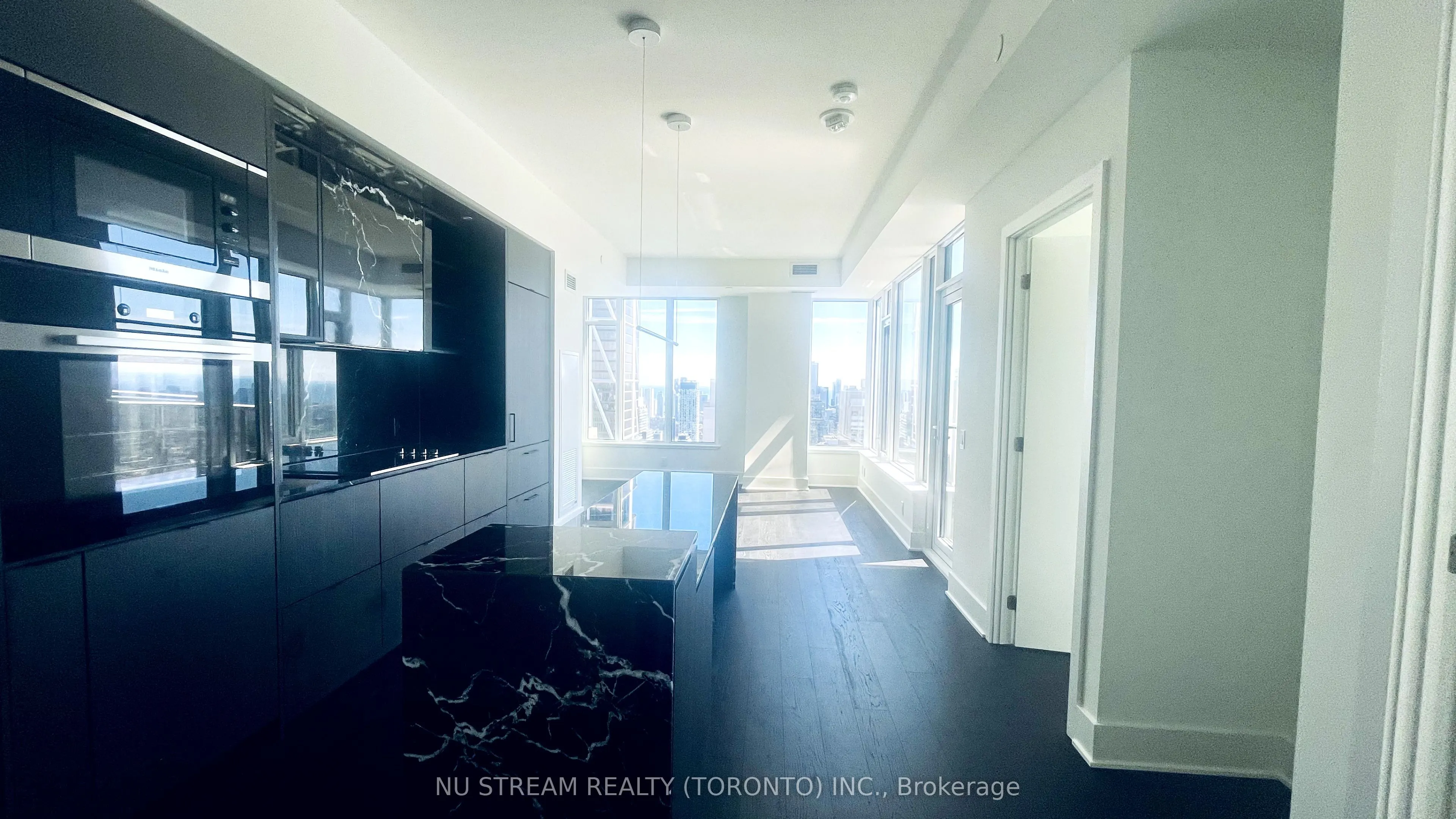 11 Yorkville Avenue, #4809