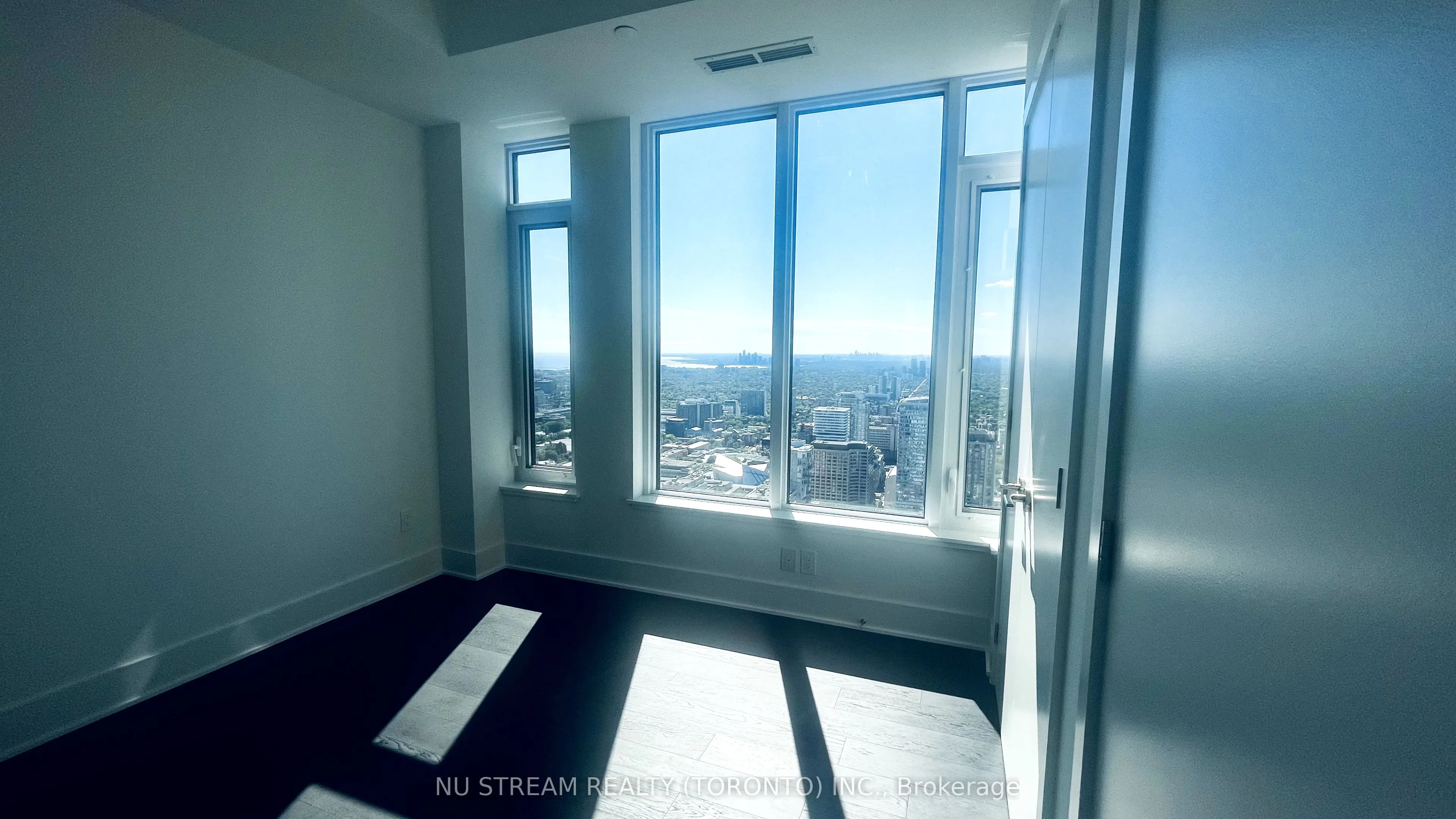 11 Yorkville Avenue, #4809