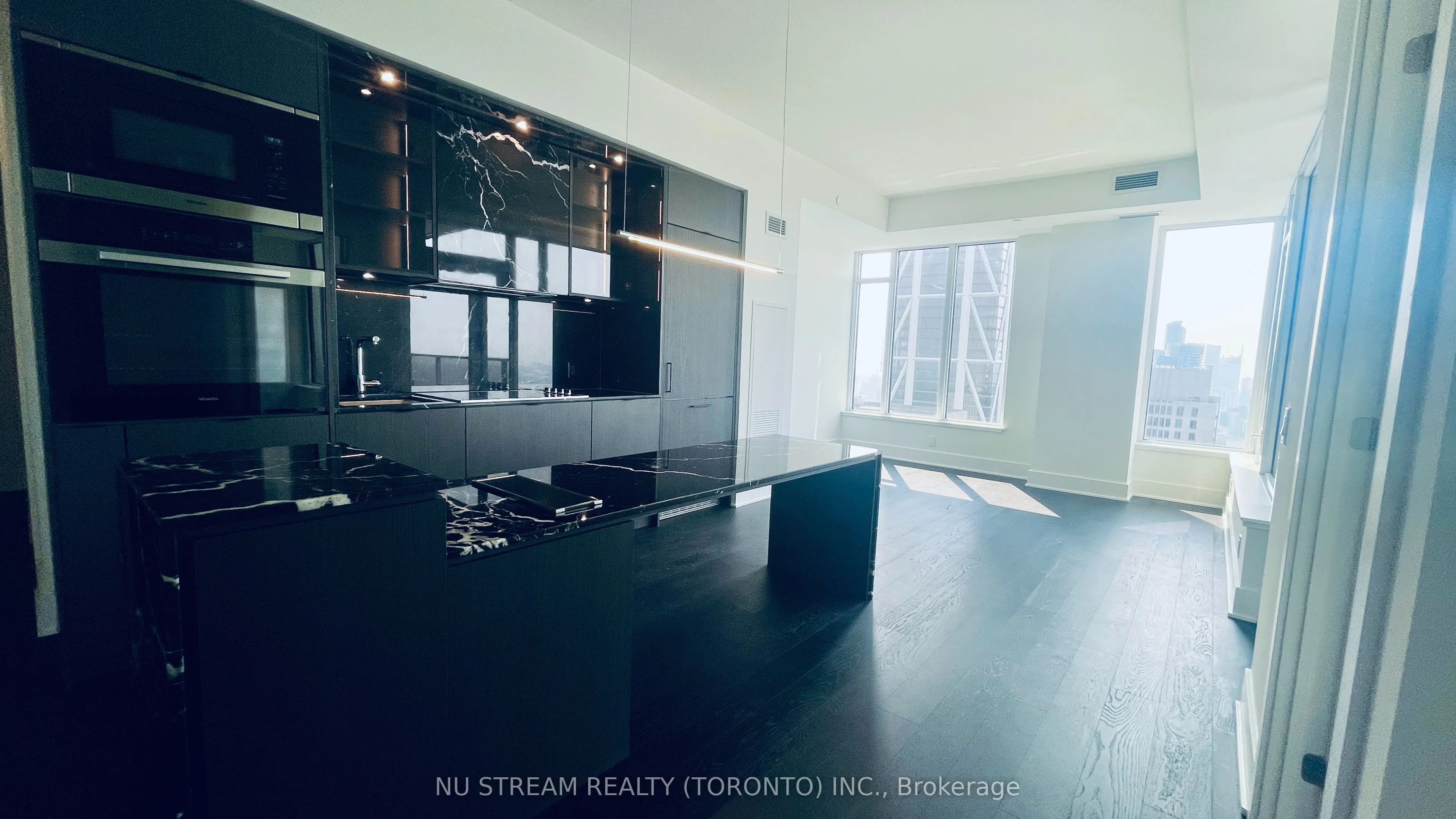 11 Yorkville Avenue, #4809