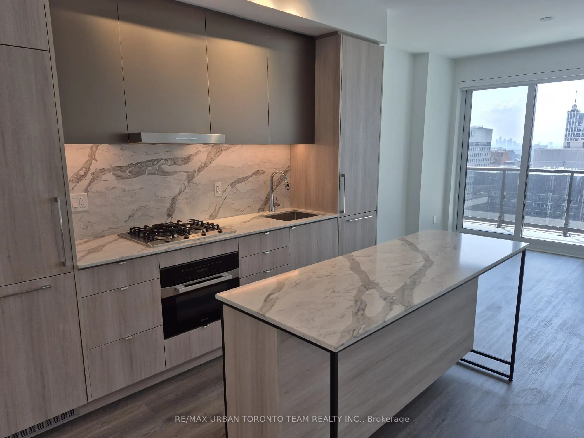 771 Yonge Street, #2801