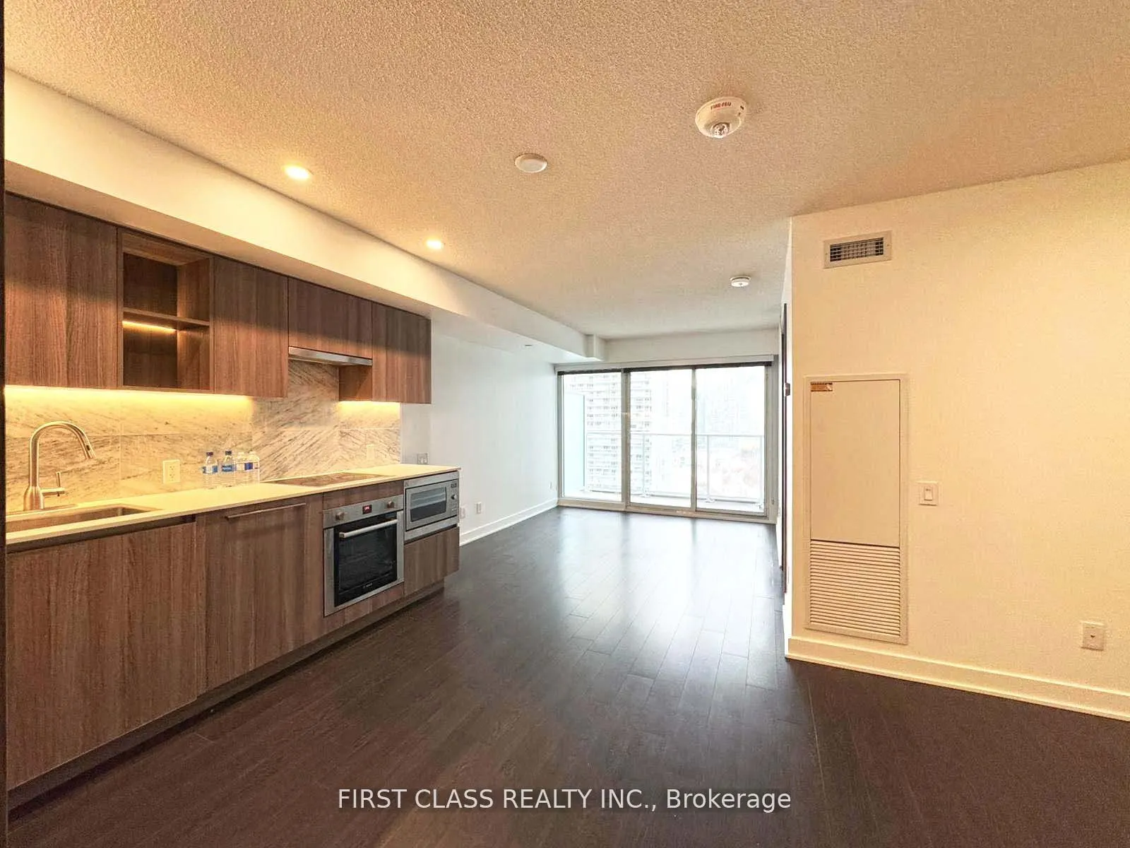 19 Bathurst St Street, #2008