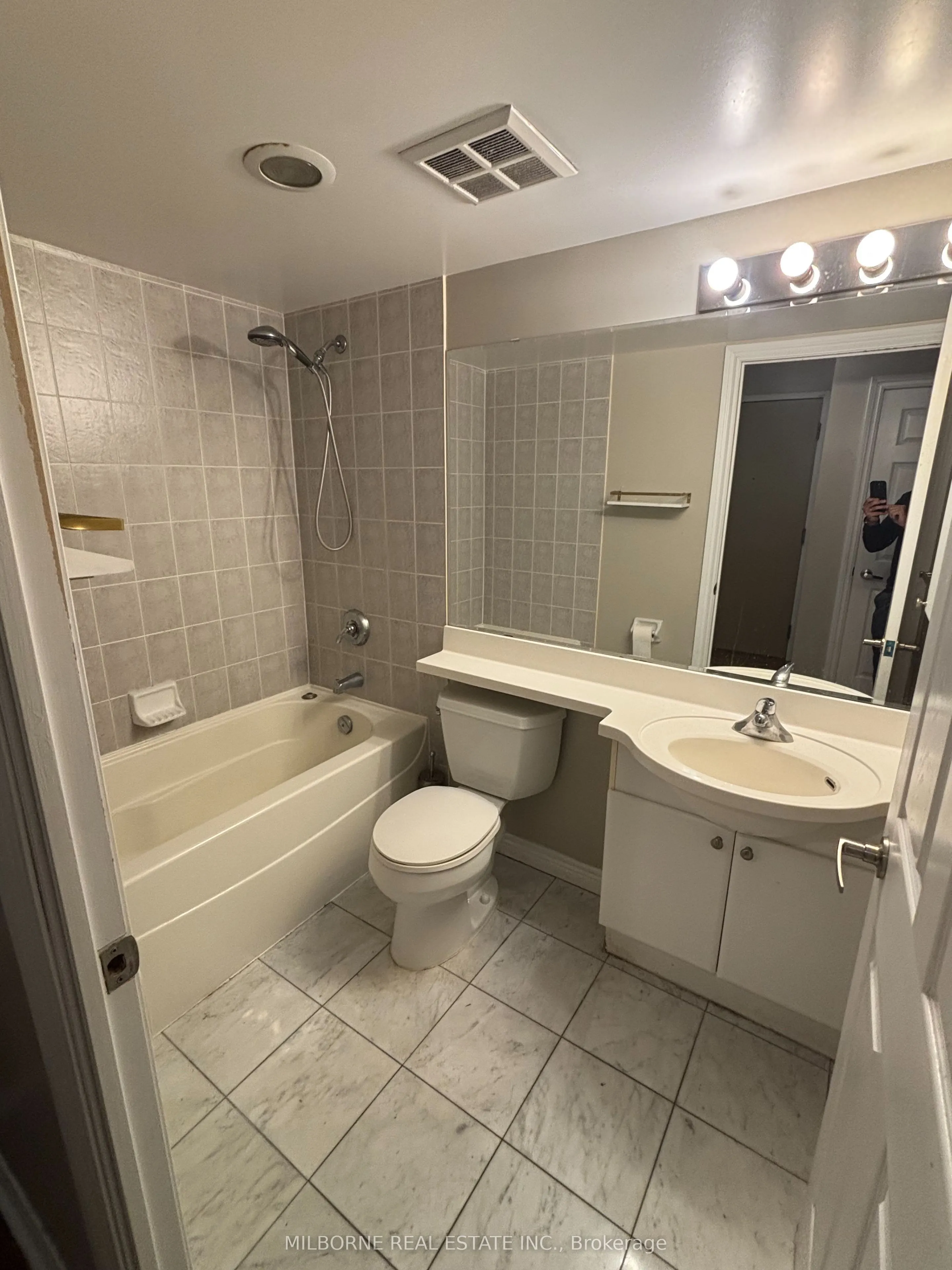 763 Bay Street, #2507