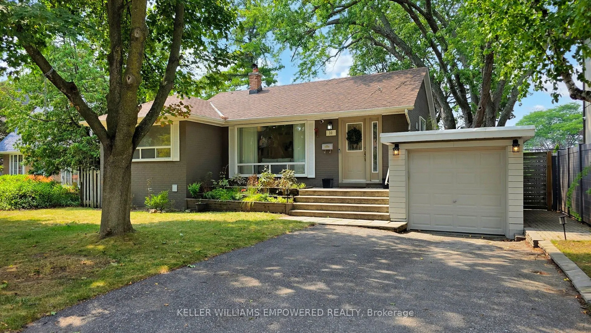 30 Paperbirch Drive