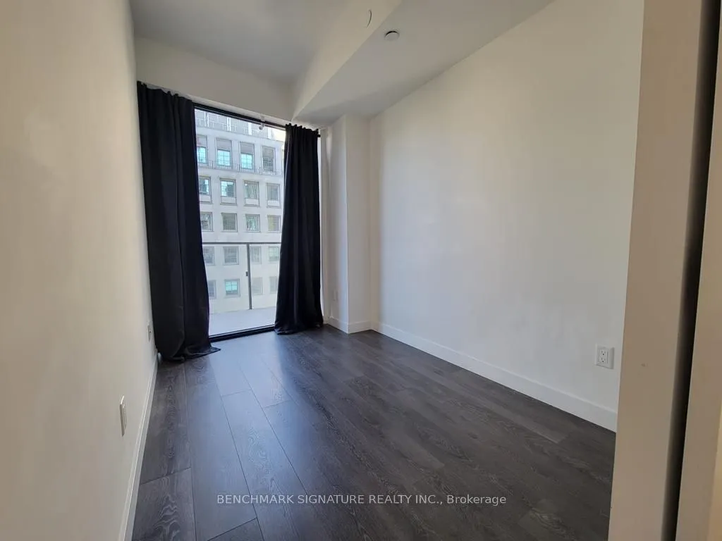 215 Queen Street W, #611
