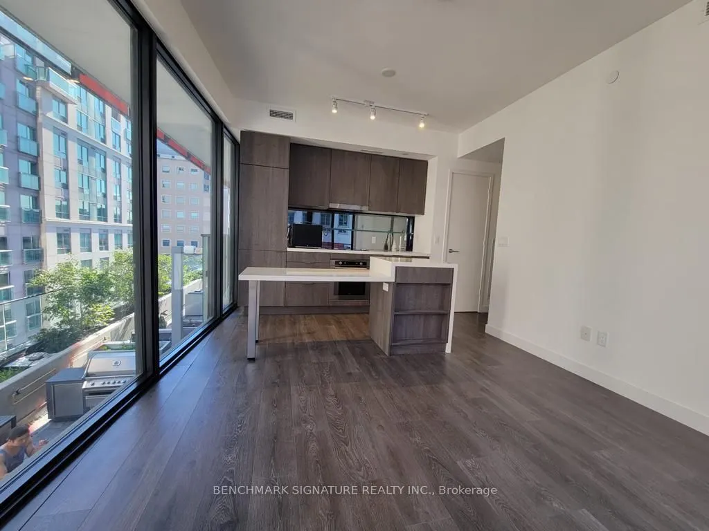 215 Queen Street W, #611