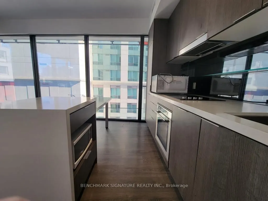 215 Queen Street W, #611