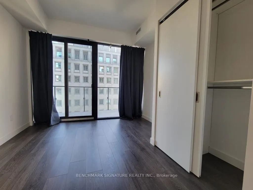 215 Queen Street W, #611