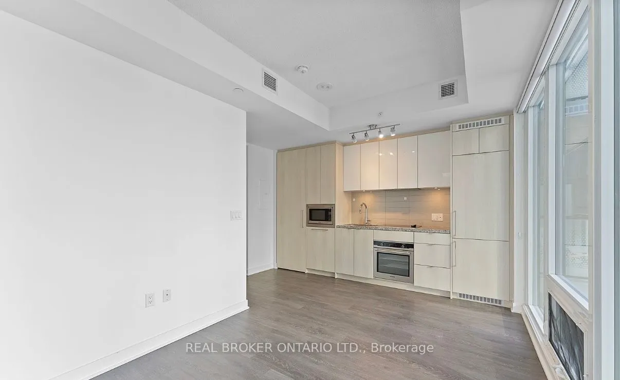 115 Blue Jays Way, #3111