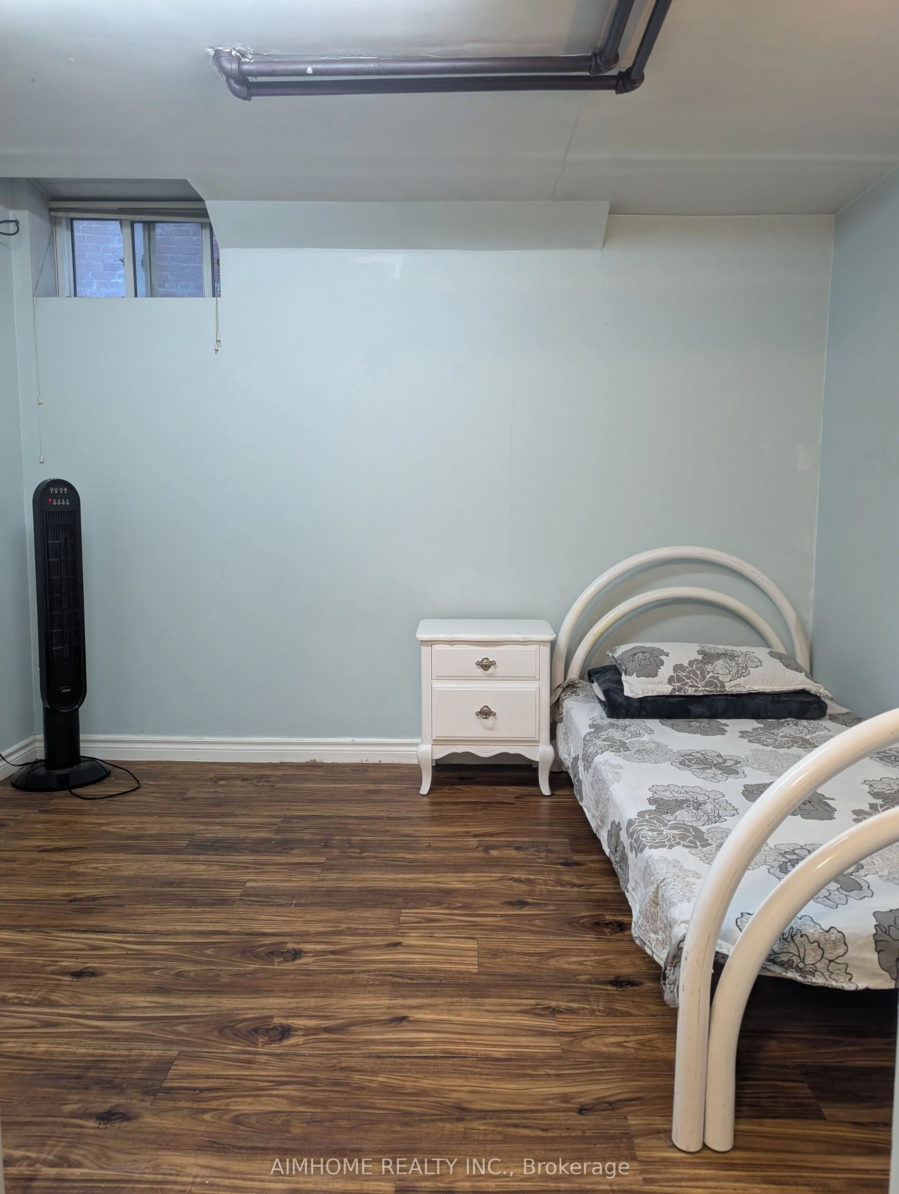 907 College Street, #B3