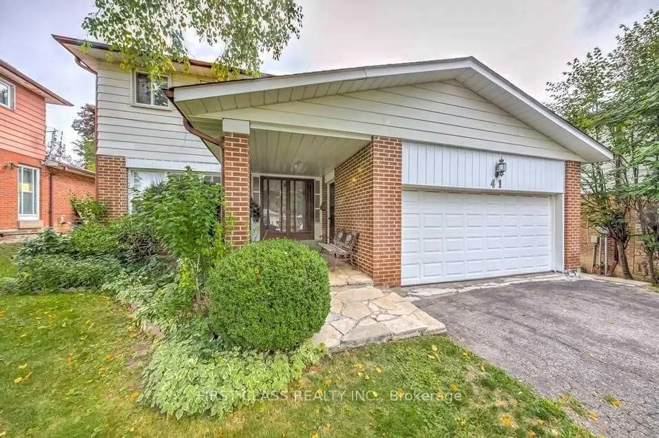 41 Rollingwood Drive