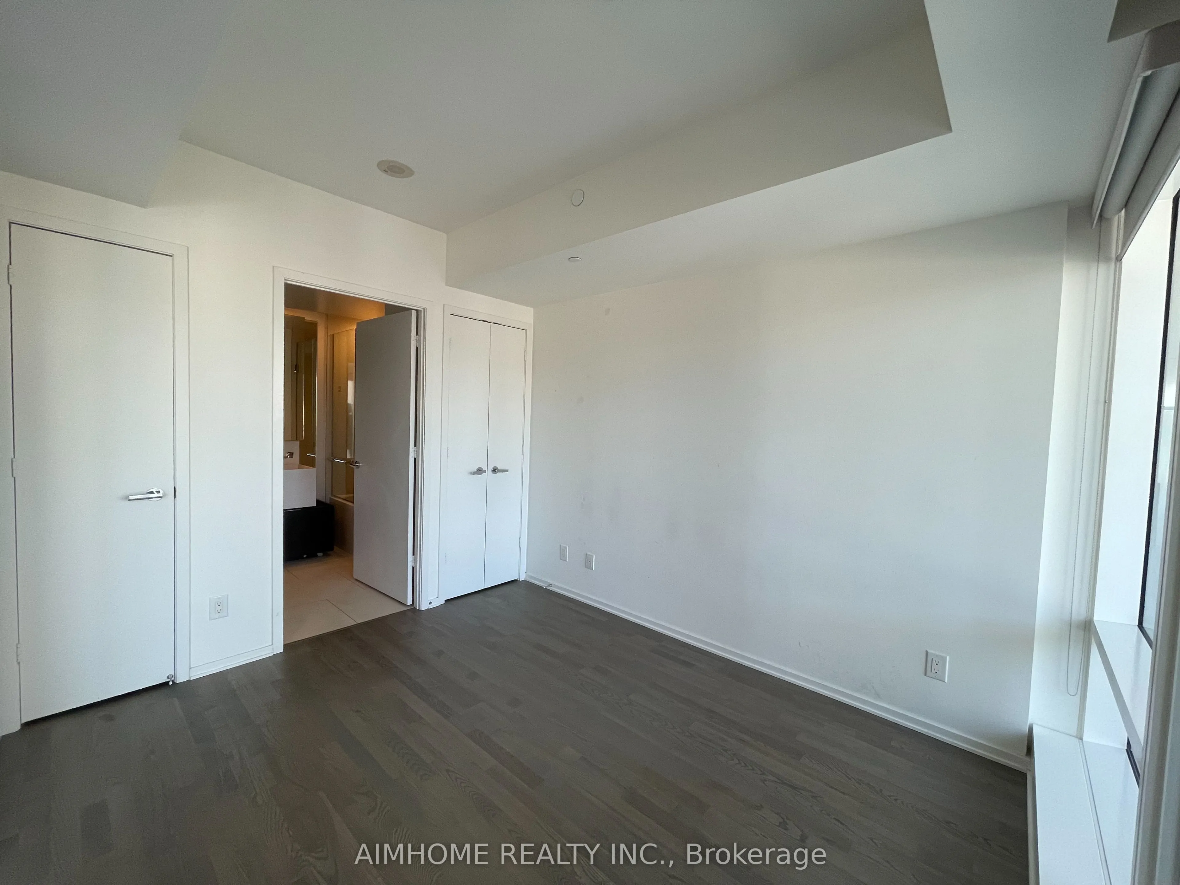 1 Bloor Street E, #1109
