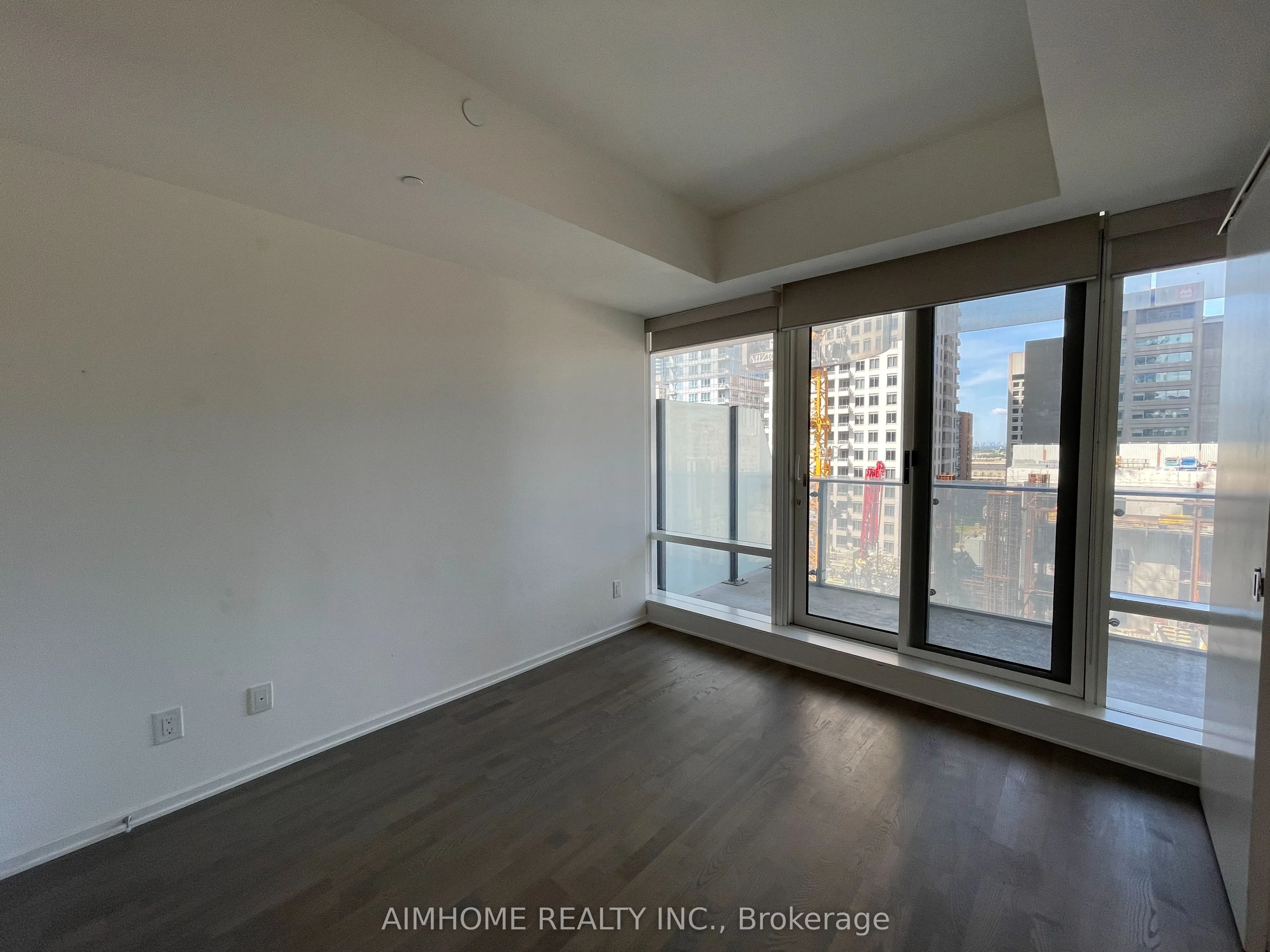 1 Bloor Street E, #1109