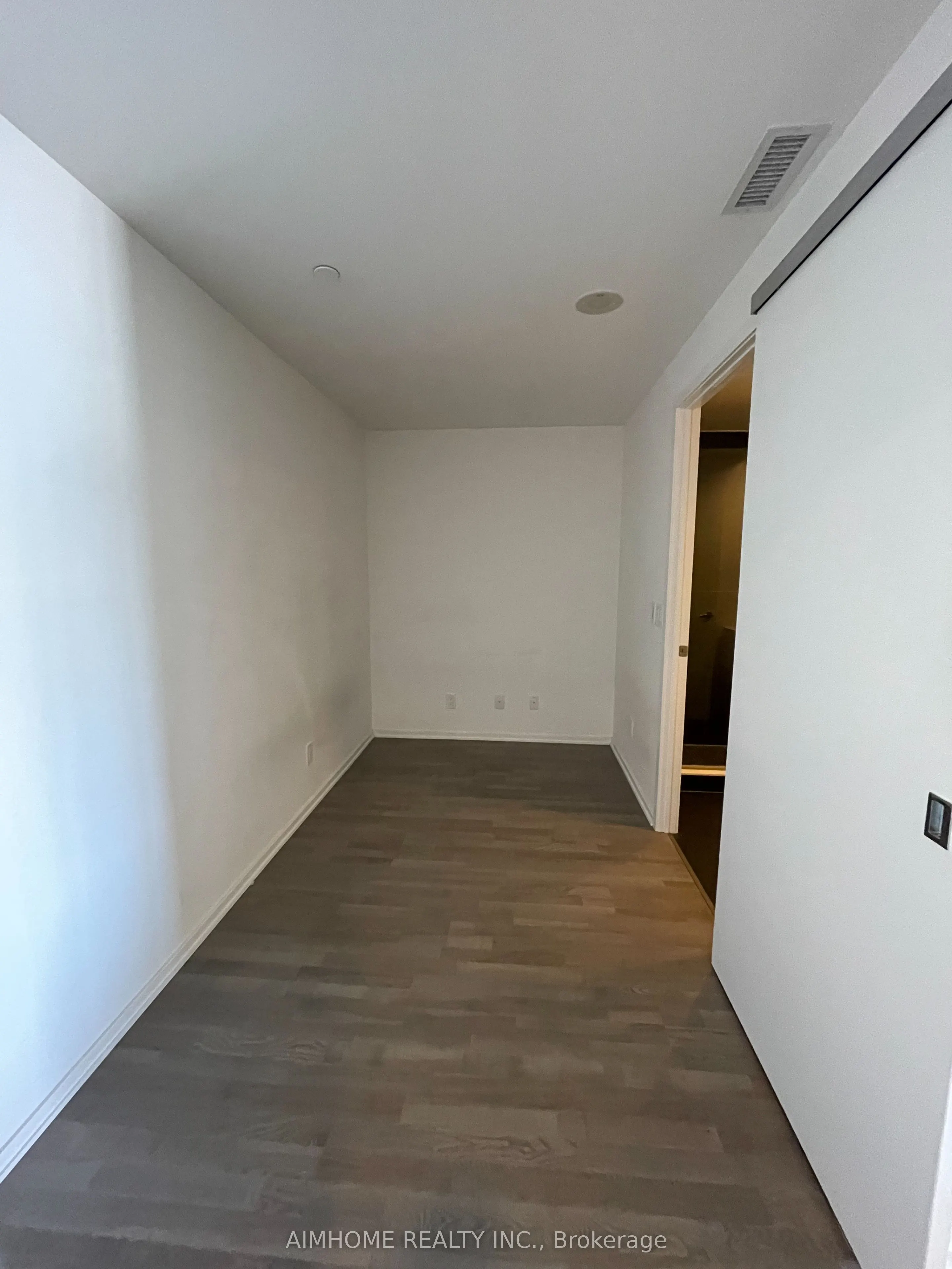 1 Bloor Street E, #1109