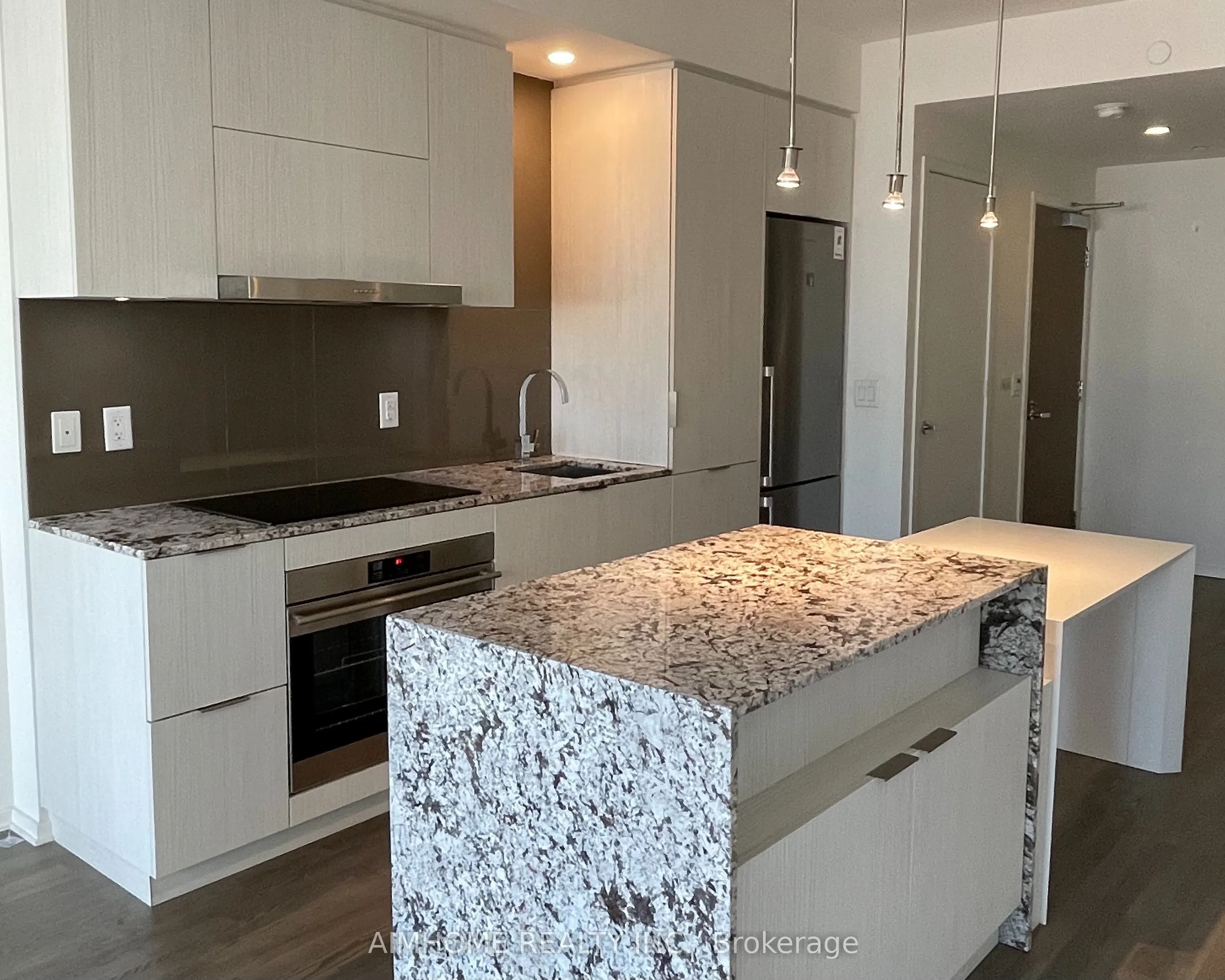 1 Bloor Street E, #1109