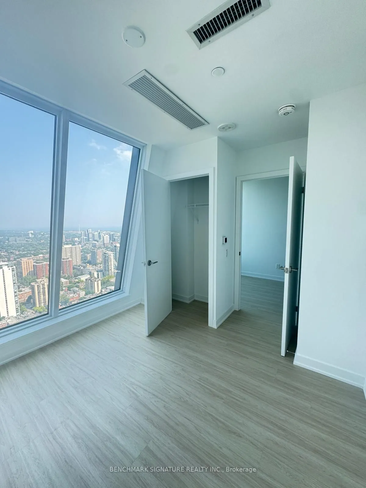 8 Wellesley Street W, #6007