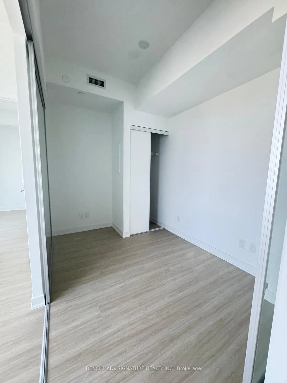 8 Wellesley Street W, #6007
