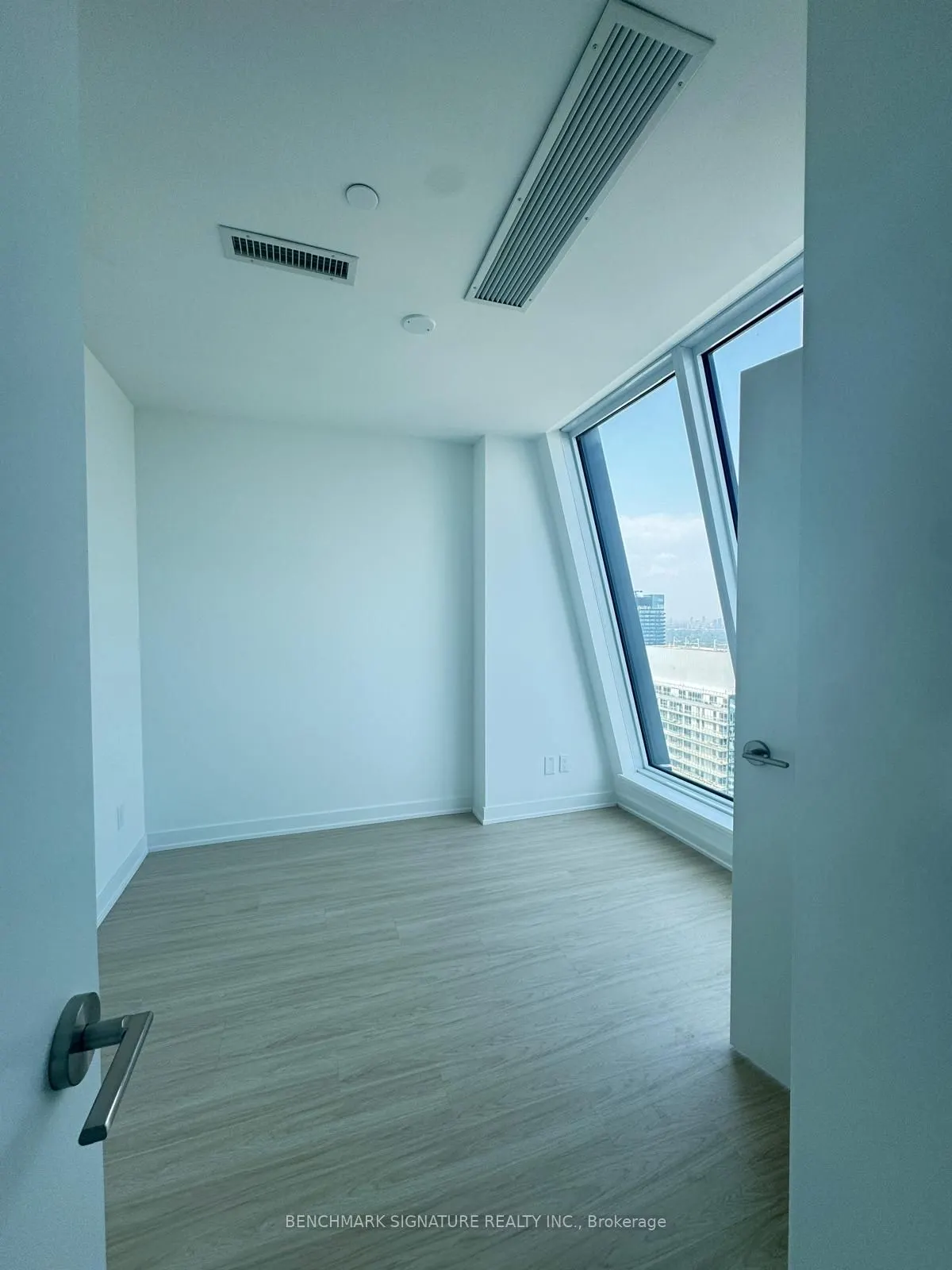 8 Wellesley Street W, #6007