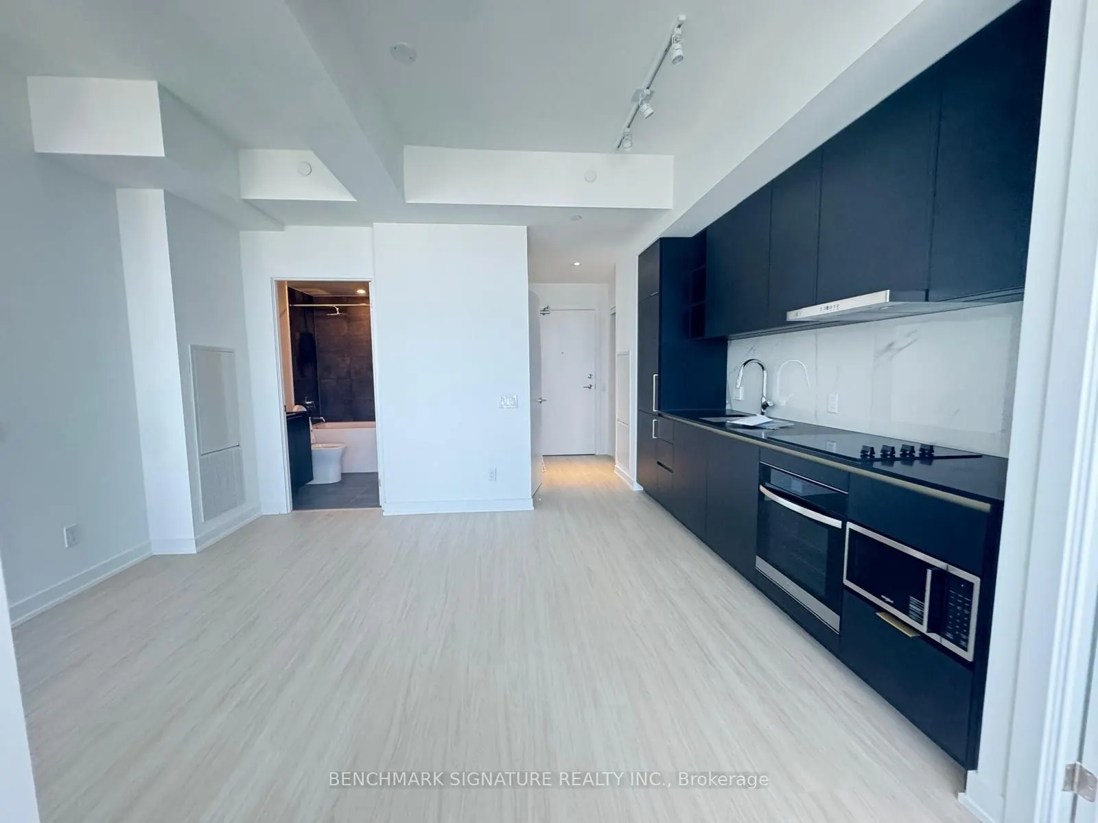 8 Wellesley Street W, #6007