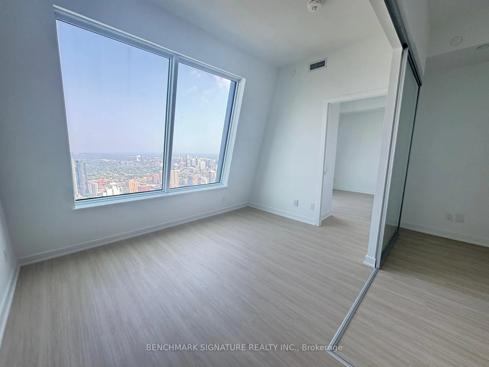 8 Wellesley Street W, #6007