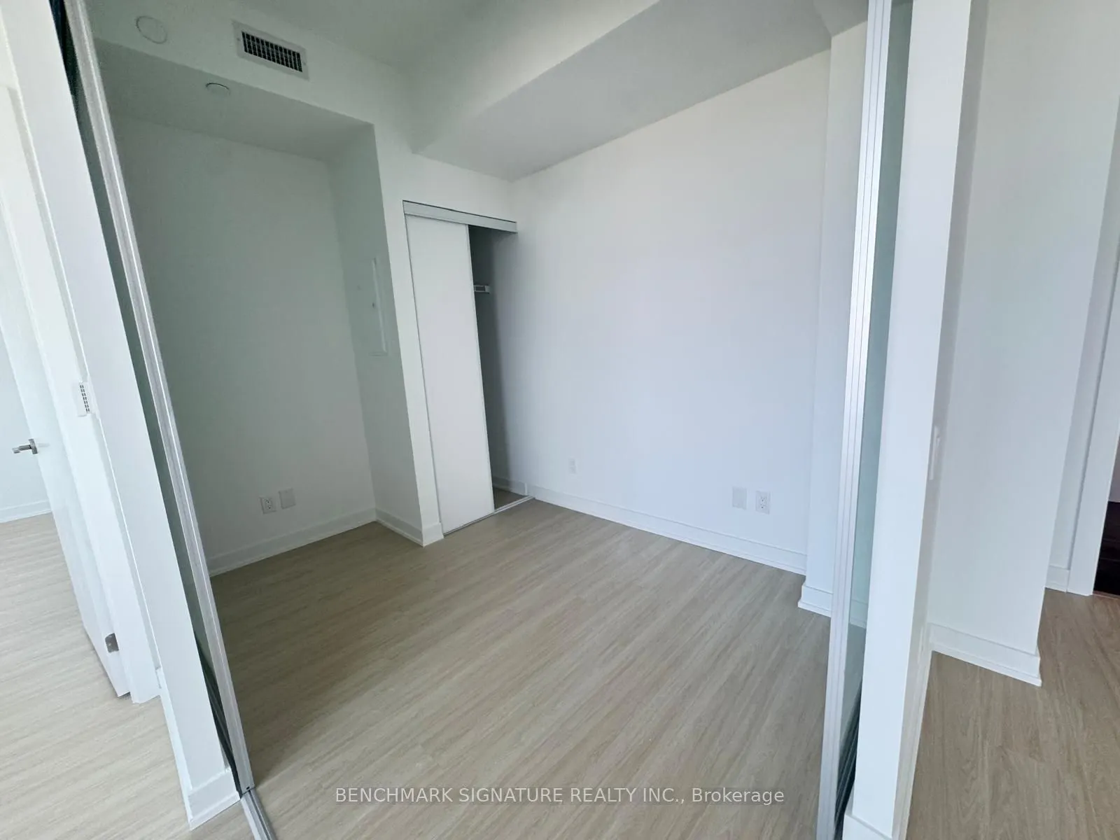 8 Wellesley Street W, #6007