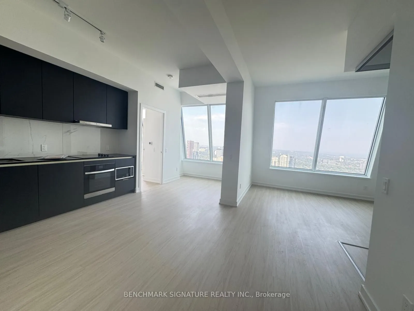 8 Wellesley Street W, #6007