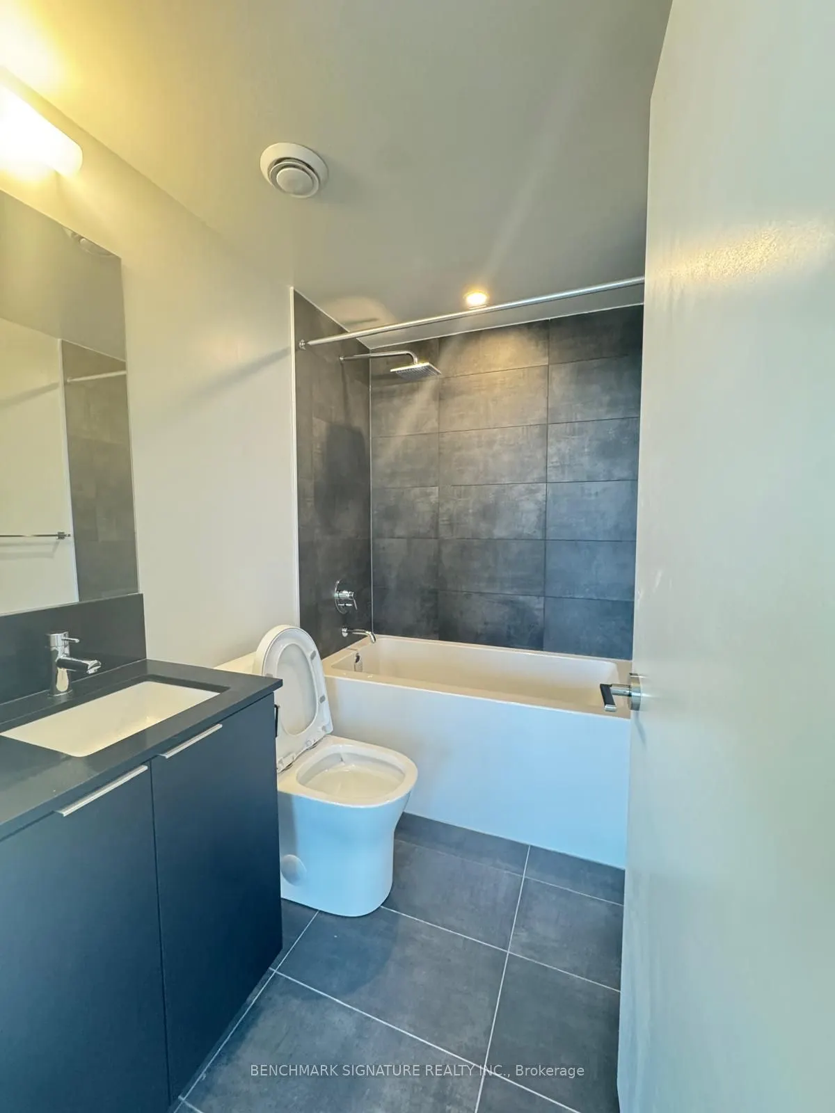 8 Wellesley Street W, #6007