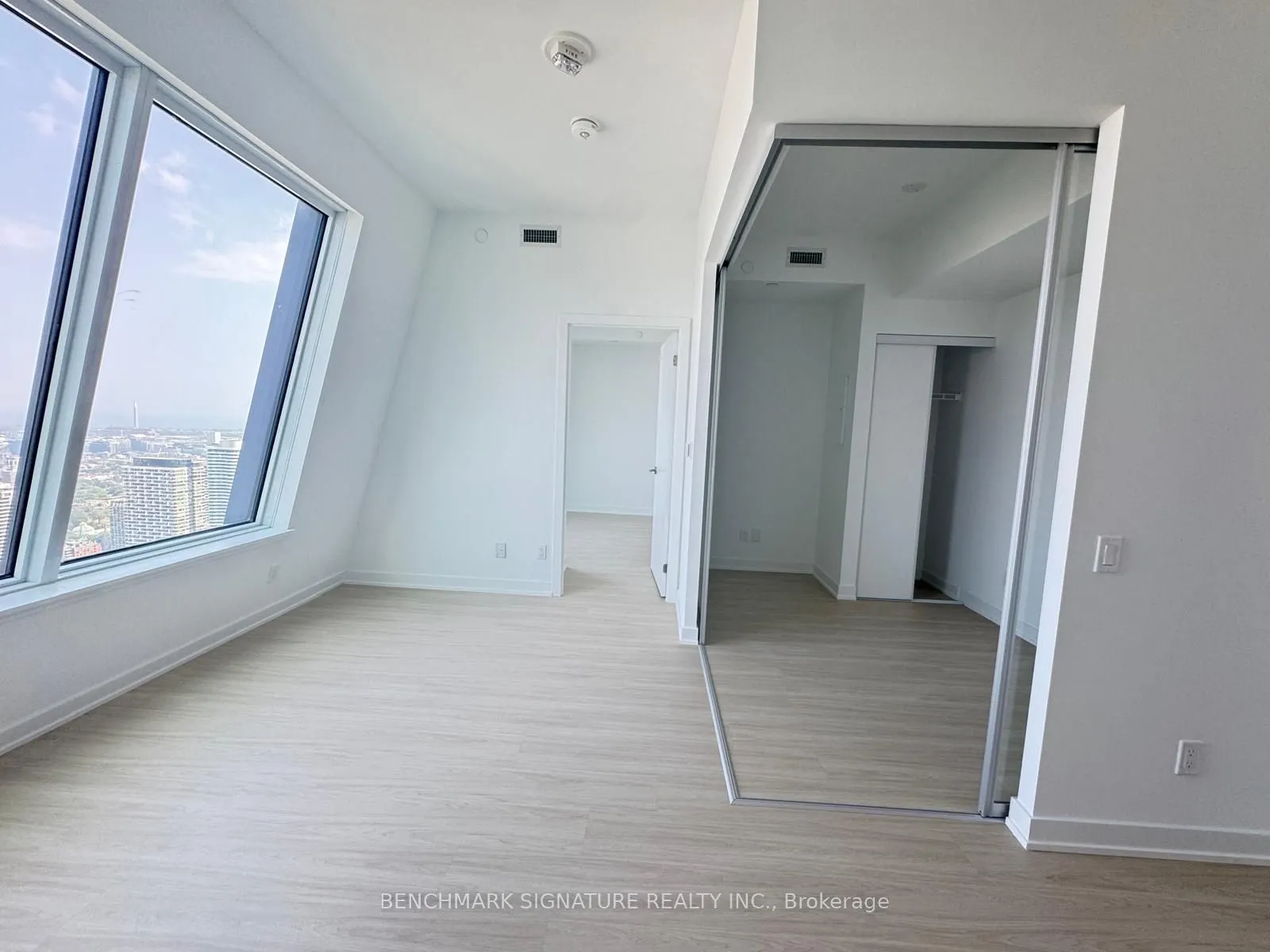 8 Wellesley Street W, #6007