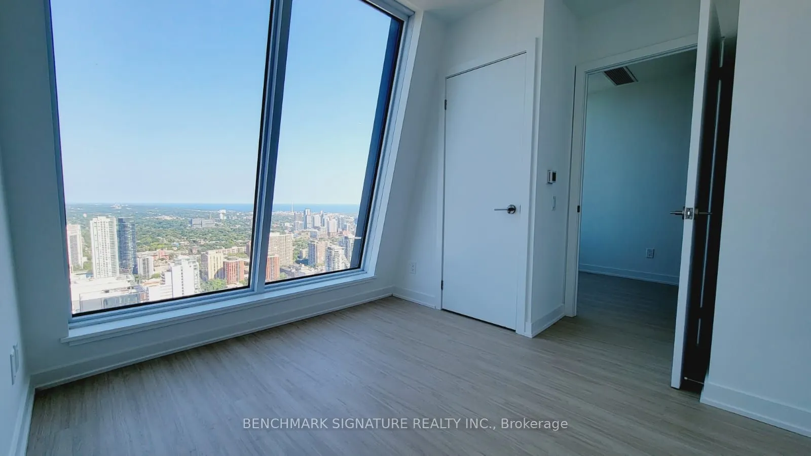 8 Wellesley Street W, #6007