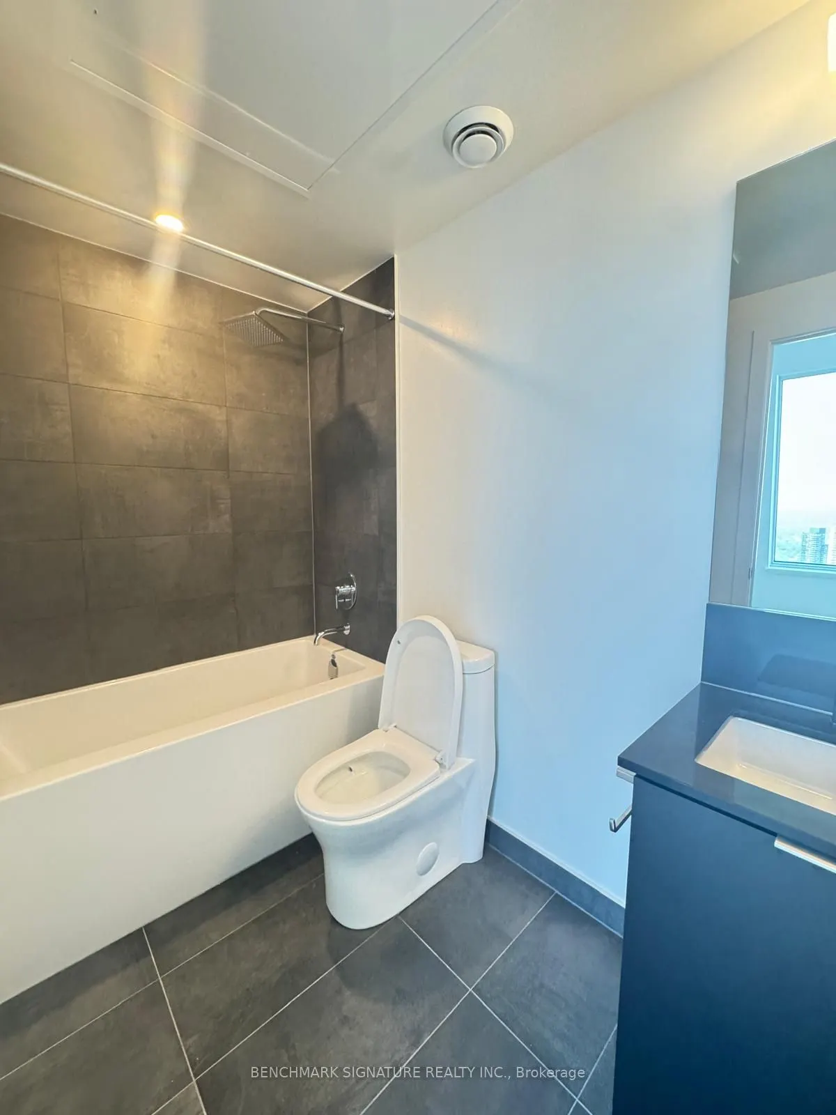 8 Wellesley Street W, #6007