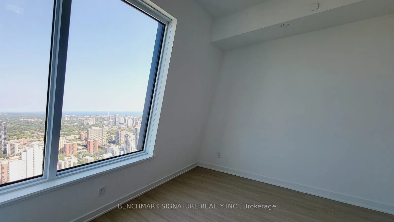8 Wellesley Street W, #6007