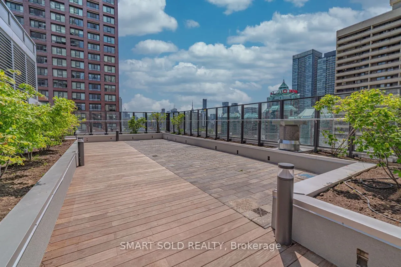 395 Bloor Street E, #5506
