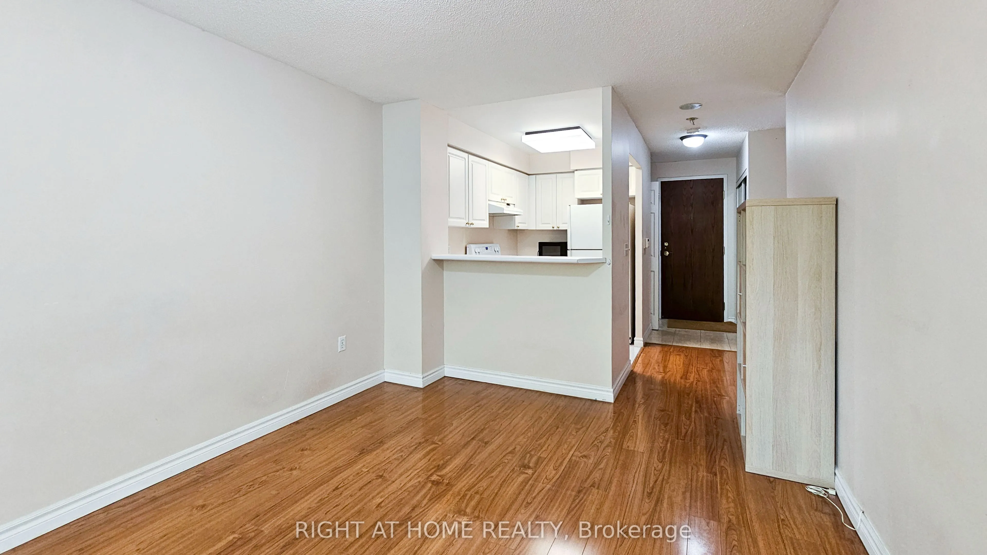8 Pemberton Avenue, #105