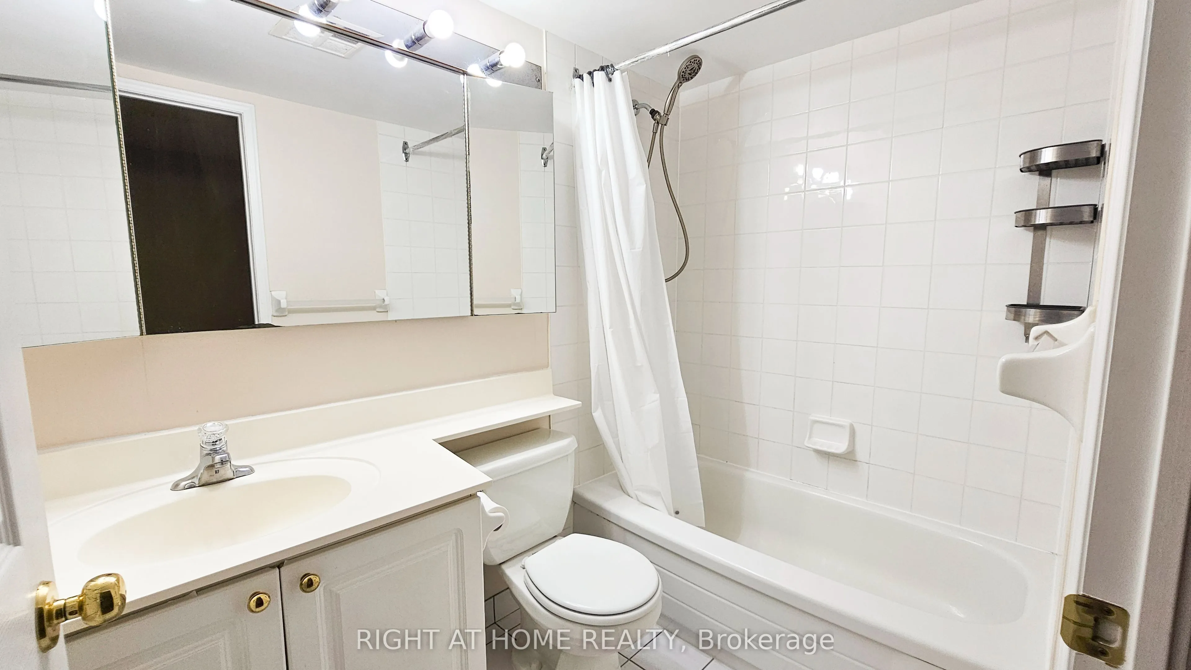 8 Pemberton Avenue, #105