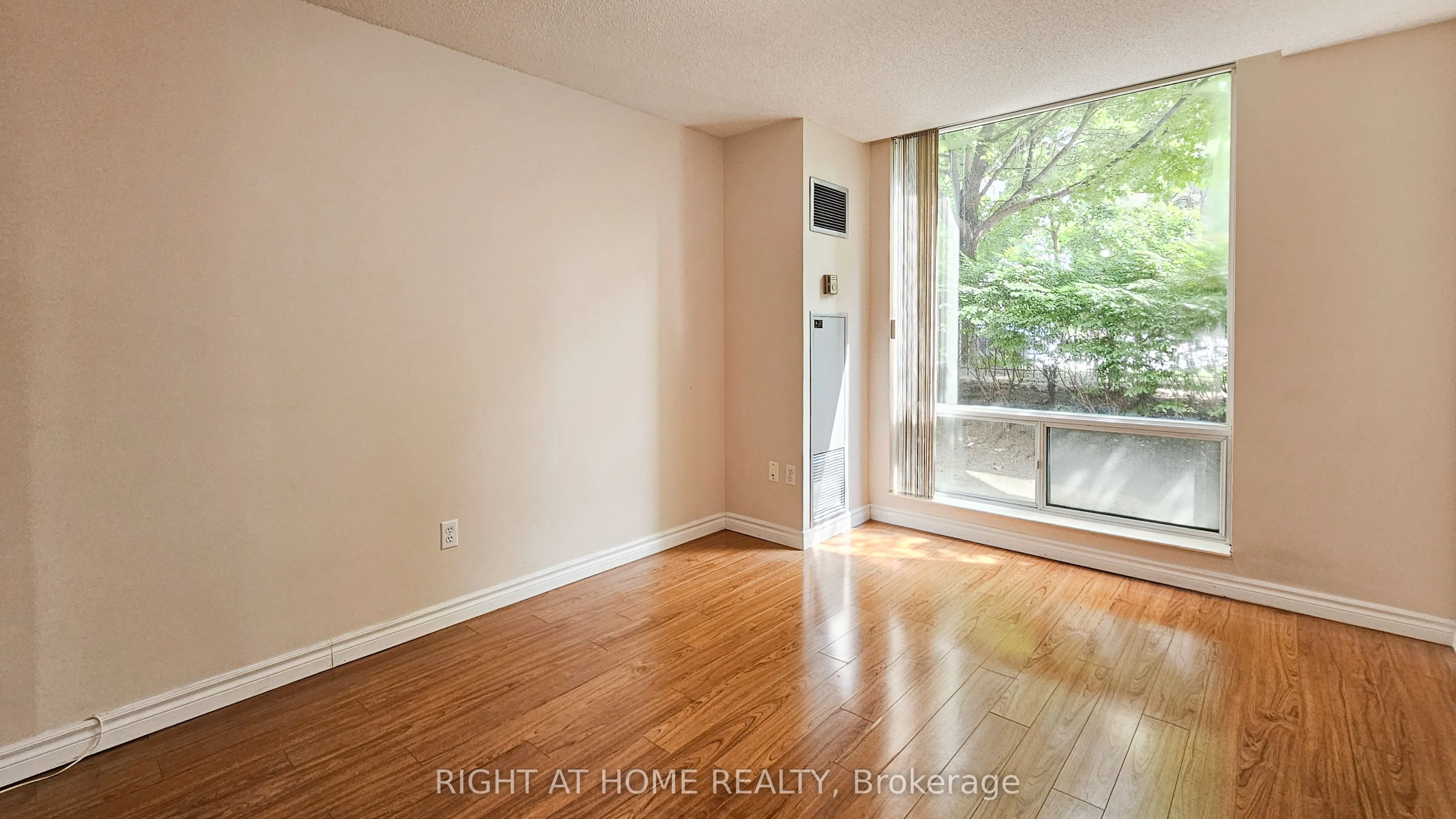8 Pemberton Avenue, #105