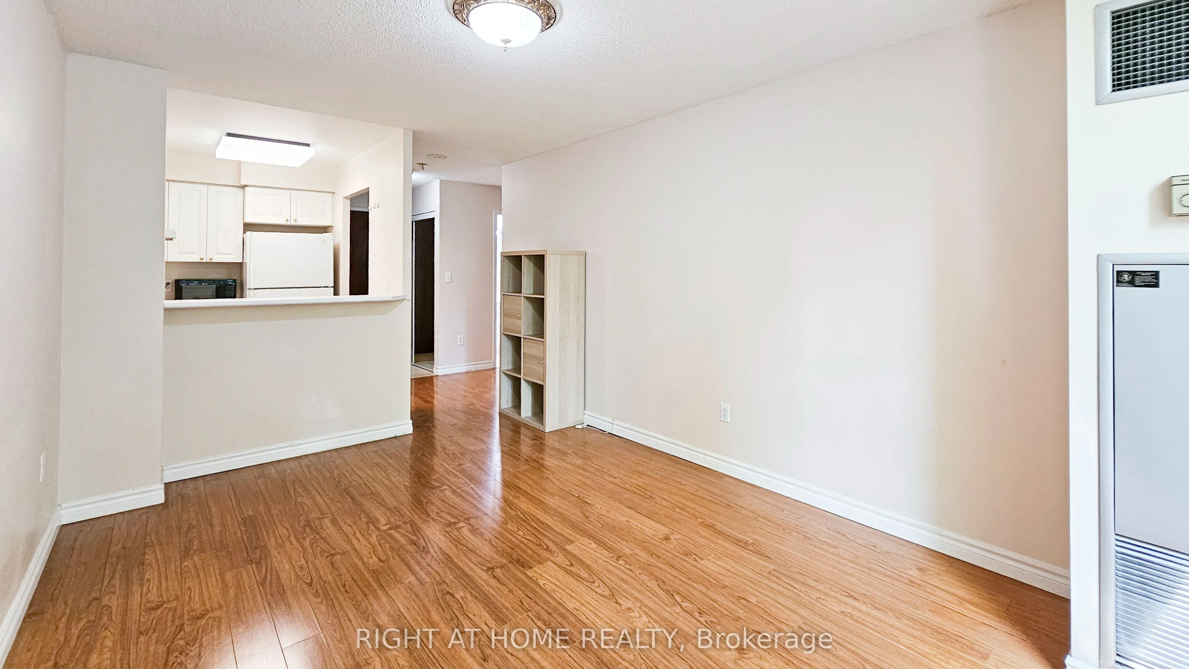 8 Pemberton Avenue, #105