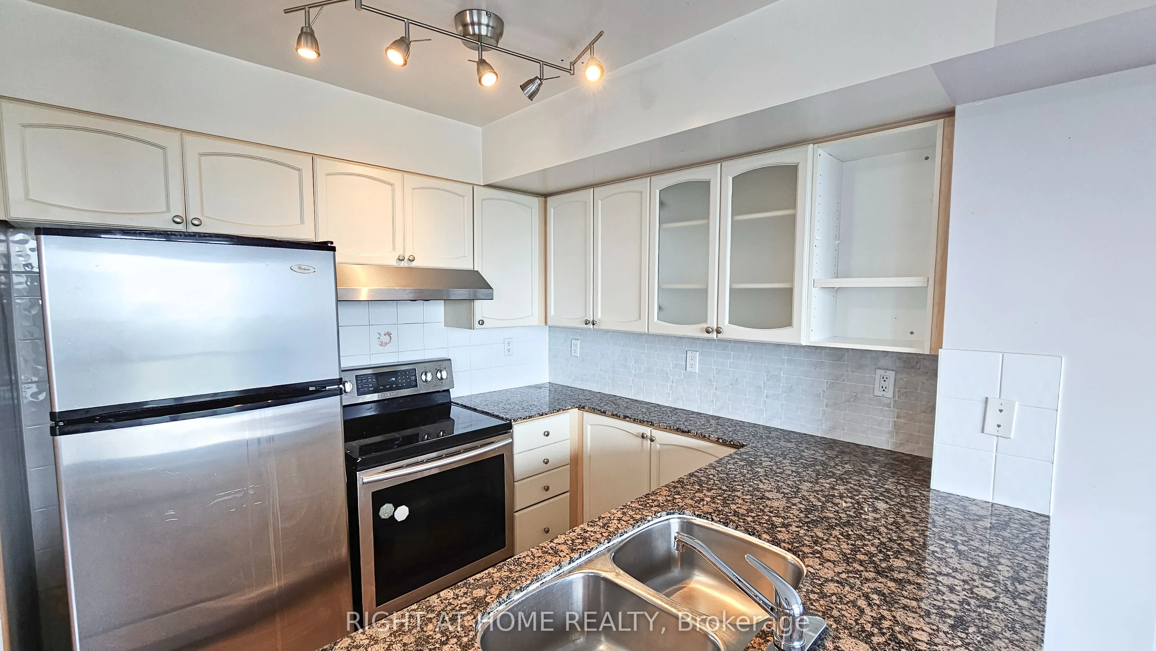 188 Doris Avenue, #1510