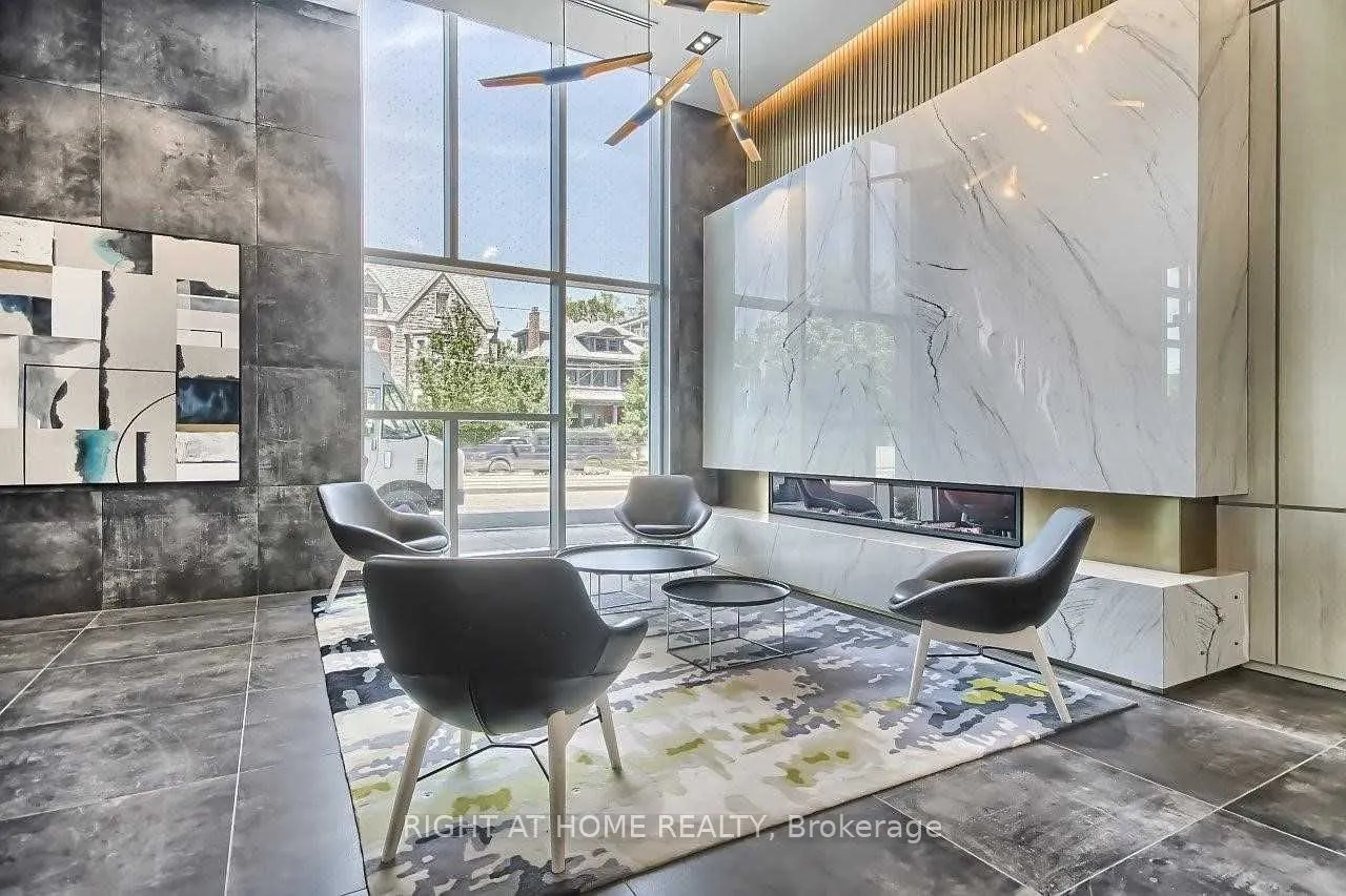223 St Clair Avenue W, #507
