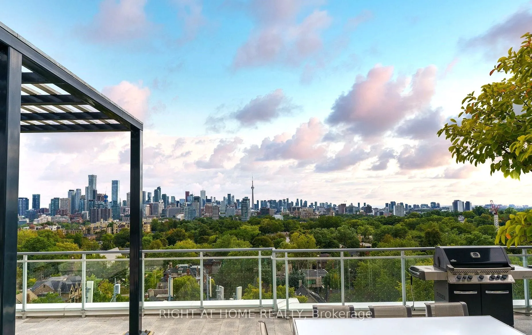 223 St Clair Avenue W, #507