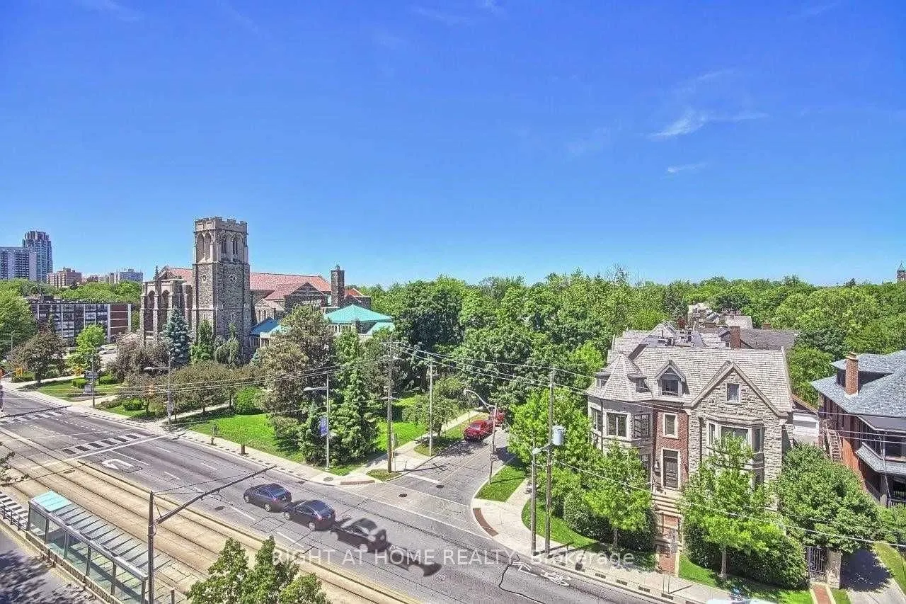 223 St Clair Avenue W, #507