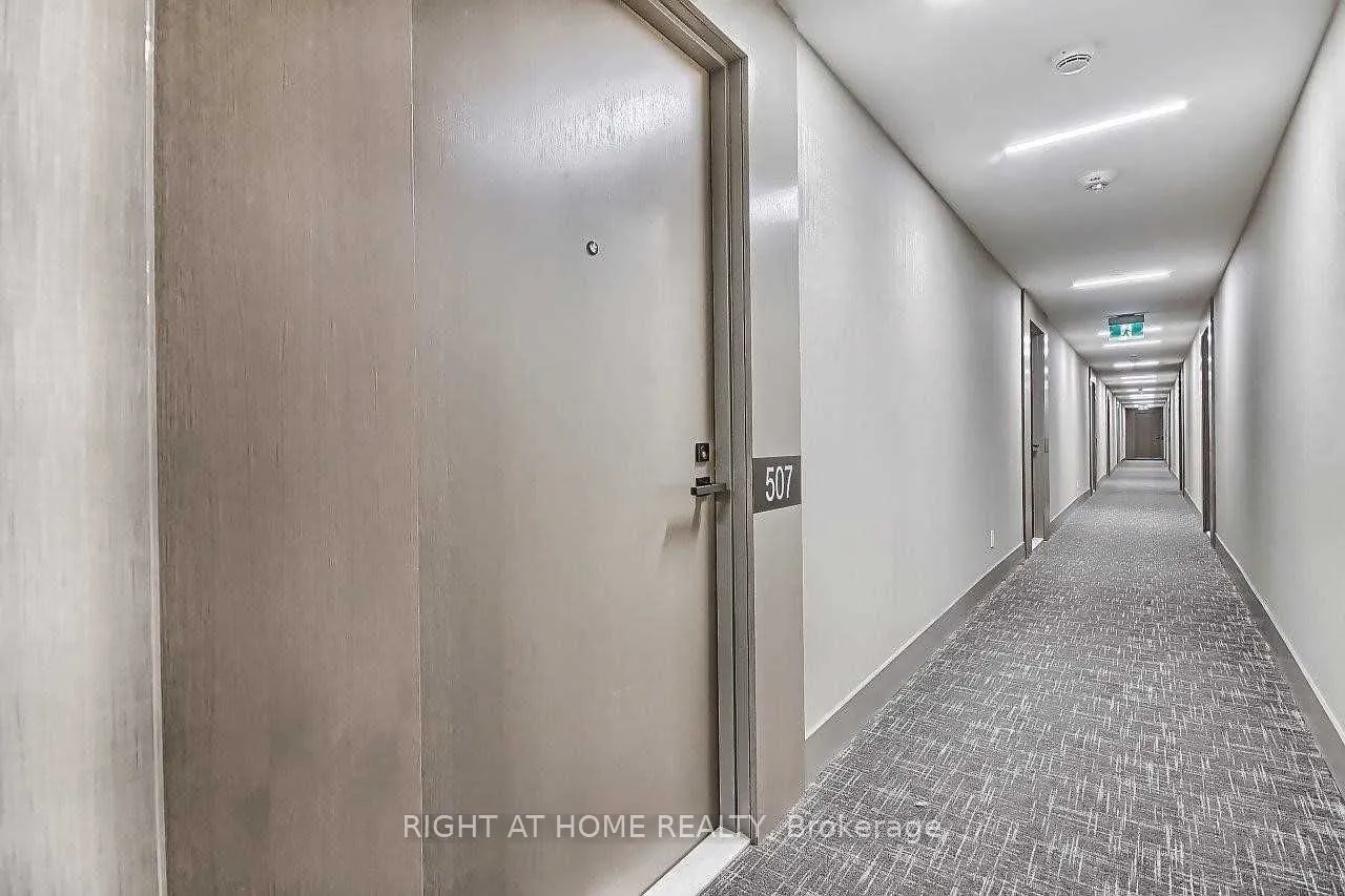 223 St Clair Avenue W, #507