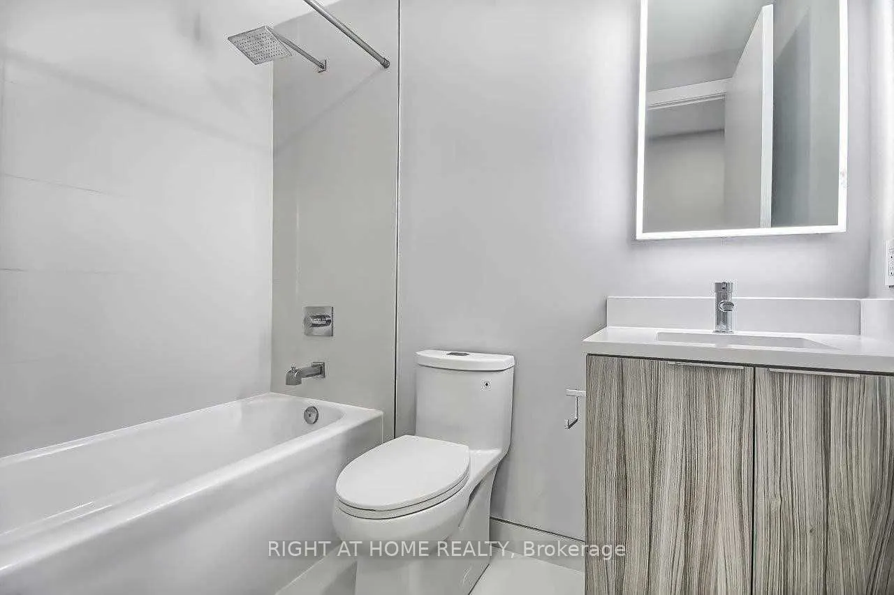 223 St Clair Avenue W, #507