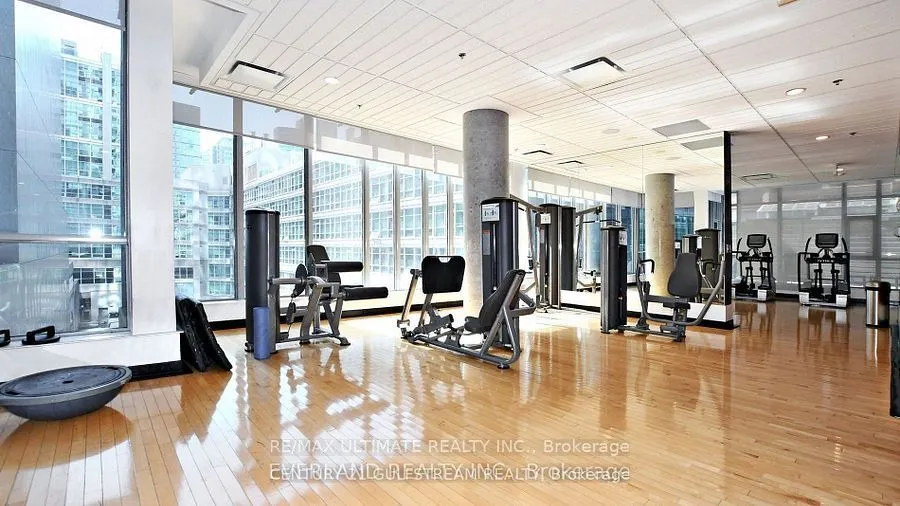 375 King Street W, #1404